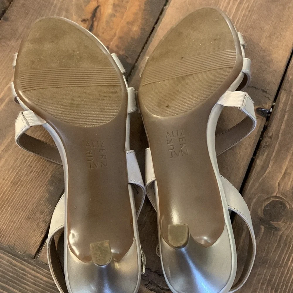 Naturalizer champagne color heels. - Picture 4 of 6